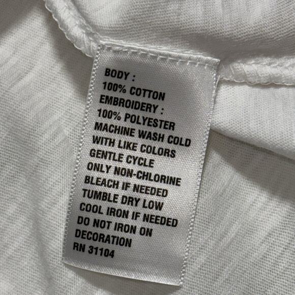 Crown & Ivy size medium white sleeveless tank button close back embroidered NWT - Picture 7 of 12